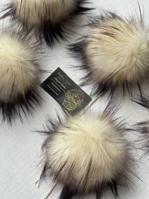 Wholesale Faux Fur Pom Poms – Ikigai Fiber